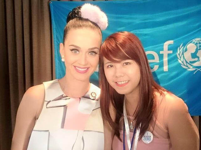 Co gai Viet duoc Katy Perry om thay loi cam on hinh anh