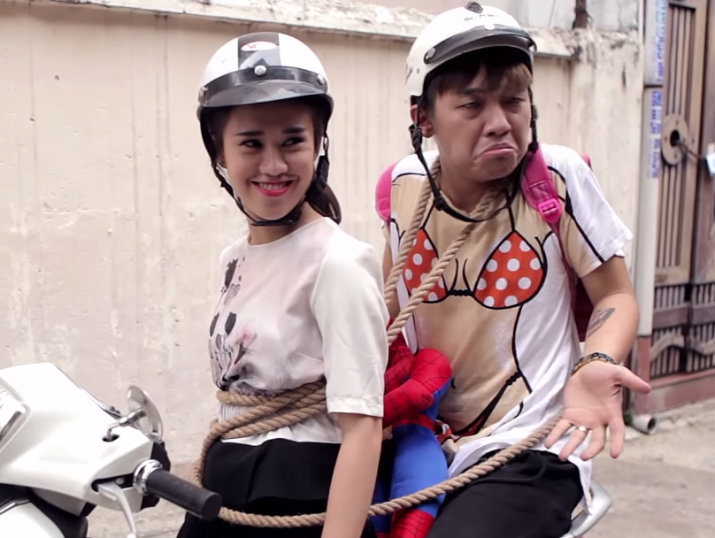 Clip 9 cach phong tranh cuop cua Pho va hot girl Ngoc Thao hinh anh