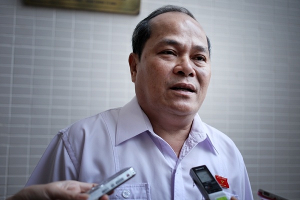 Dung de 'qua dam thep' EVN tan chay hinh anh