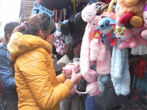 'Cho' Ha Noi bat dau nong vi troi lanh hinh anh