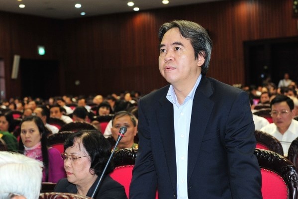 Thong doc da bien pho Wall thanh 'chua Ba Danh' nhu the nao? hinh anh