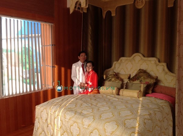 Dai gia Le An va vo khoe sieu giuong 6 ty hinh anh