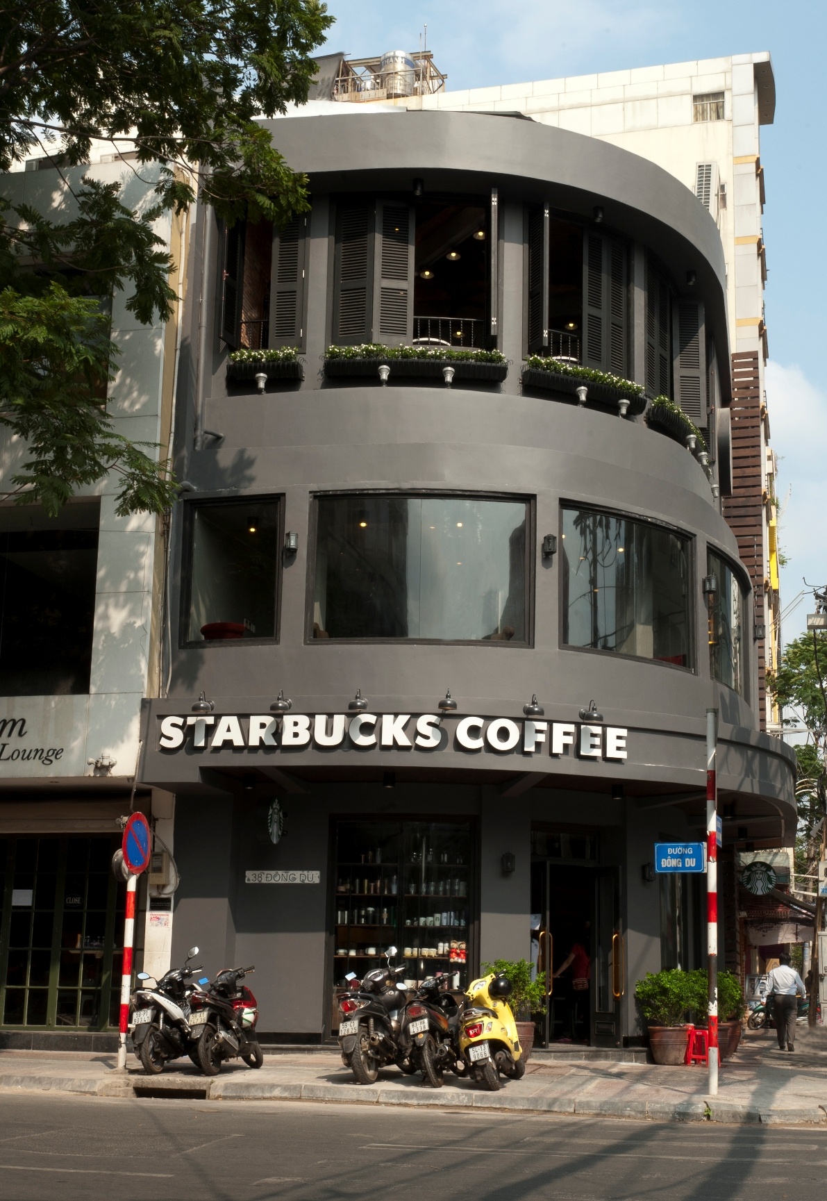 Starbucks khai truong cua hang thu 4 tai Sai Gon hinh anh