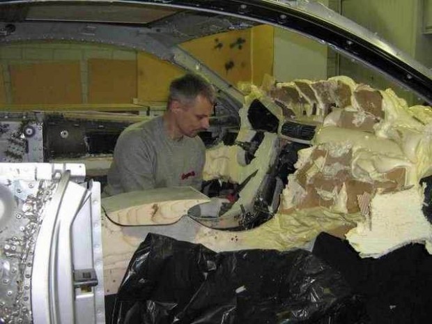 Chỉ khác là nội thất xe được chăm chút tỉ mỉ hơn.