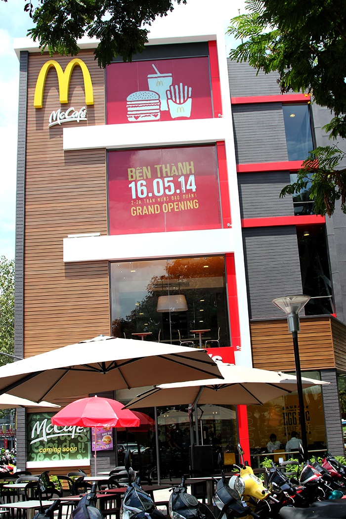 Cua hang McDonald’s thu 2 tai Sai Gon khai truong thu 6 toi hinh anh
