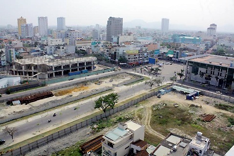 Da Nang het huy hoang: Hoang tan khach san vang 5 sao hinh anh