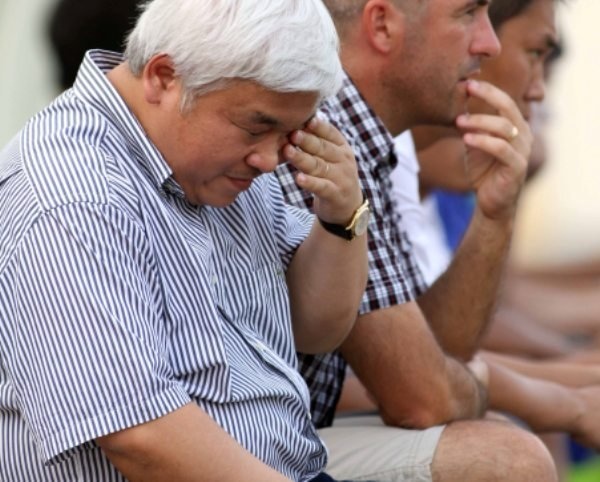 Xu Bau Kien hay xu ai? hinh anh