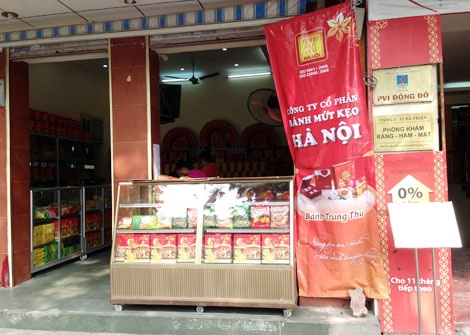 Mot hop banh trung thu bang ca thang luong nguoi lao dong hinh anh