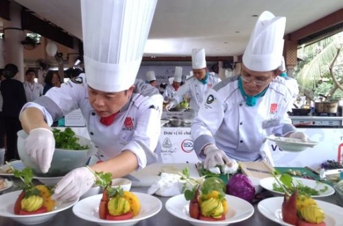 Chiec thia vang 2014 voi giai thuong 1 ty da co chu hinh anh