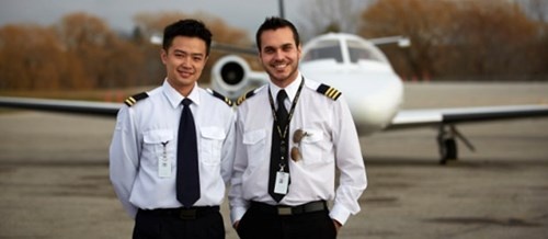 Việc trở thành một phi công không giống như các ngành nghề khác, những nghề mà bạn có thể bắt đầu làm việc ngay sau khi bạn tốt nghiệp và nhận được bằng cấp hoặc chứng chỉ.