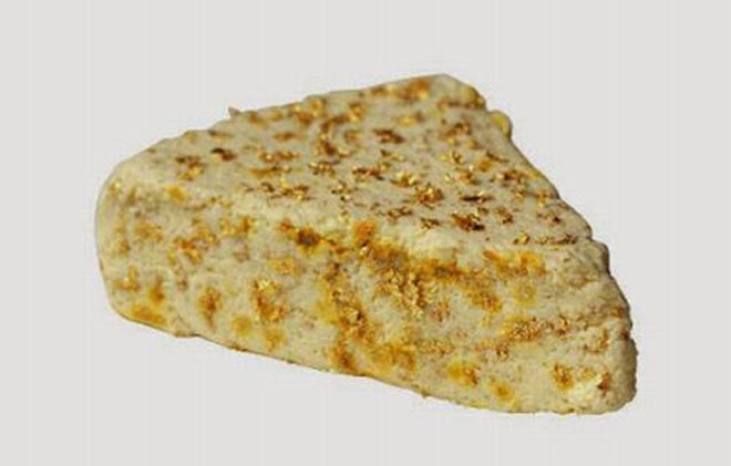 Phomai bằng vàng: Công ty Clawse của Anh đã sản xuất ra miếng phomai có thành phần làm bằng những lá vàng dát mỏng. Để mua 100g phomai vàng, bạn phải trả một mức giá khá 