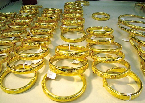 Vi sao nguoi dan tranh nhau mua vang tu sang som? hinh anh