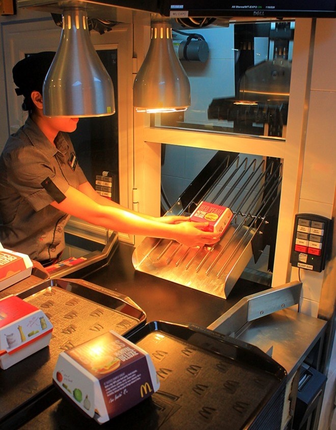 McDonald’s mo them 6 nha hang trong nam 2015 hinh anh