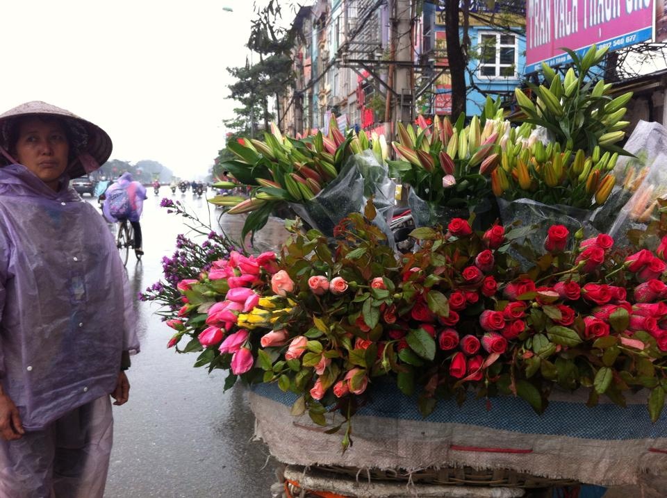 Cho hoa, qua tang 8/3 e tu Ha Noi toi Sai Gon hinh anh