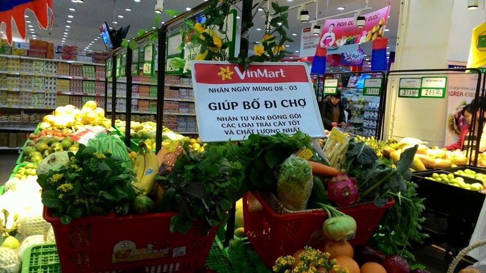 Rap chieu phim kin khach, khu mua sam vang nhu chua Ba Danh hinh anh