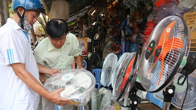 Nang nong, quat nhieu chuc nang hut khach hinh anh