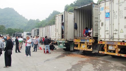 Sau dua hau, den luot ot un u o cua khau hinh anh