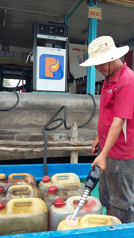 Thue xang tang gap ba, ngan sach thu them bao nhieu ty? hinh anh