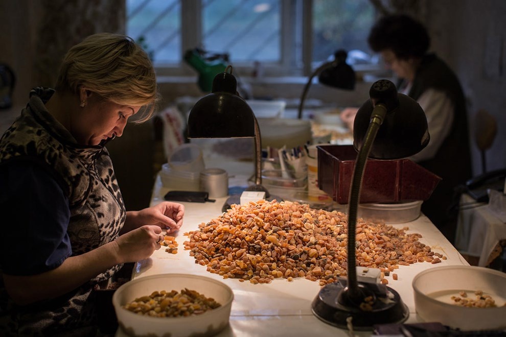 Ben trong mo 'kim cuong mau' lon nhat the gioi cua Nga hinh anh