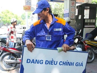 Gia xang co the giam 700-800 dong moi lit hinh anh