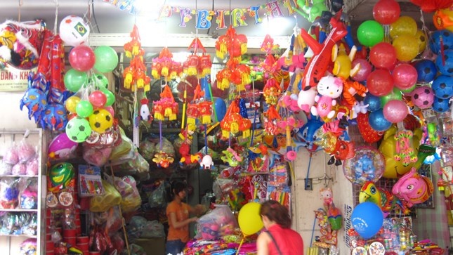 Hang Trung Quoc lai tran ngap thi truong hinh anh