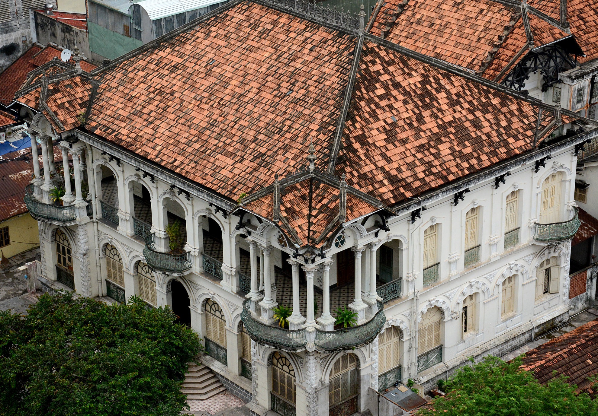 Chu nhan moi se lam gi voi biet thu 700 ty dong? hinh anh