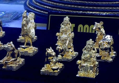 Mua vang gia giam truoc ngay via than tai hinh anh