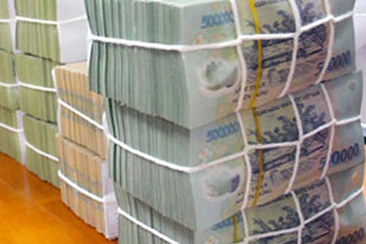 Them 4.600 ty neu Vietinbank va BIDV tra co tuc tien mat hinh anh