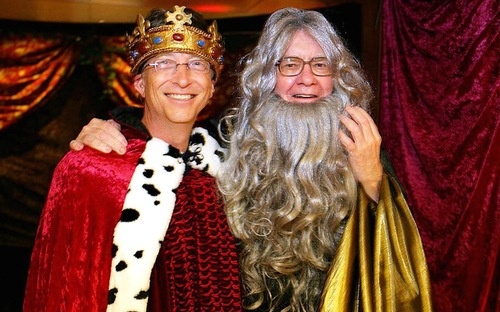 Bill Gates viet ve tinh ban 25 nam voi Buffett hinh anh