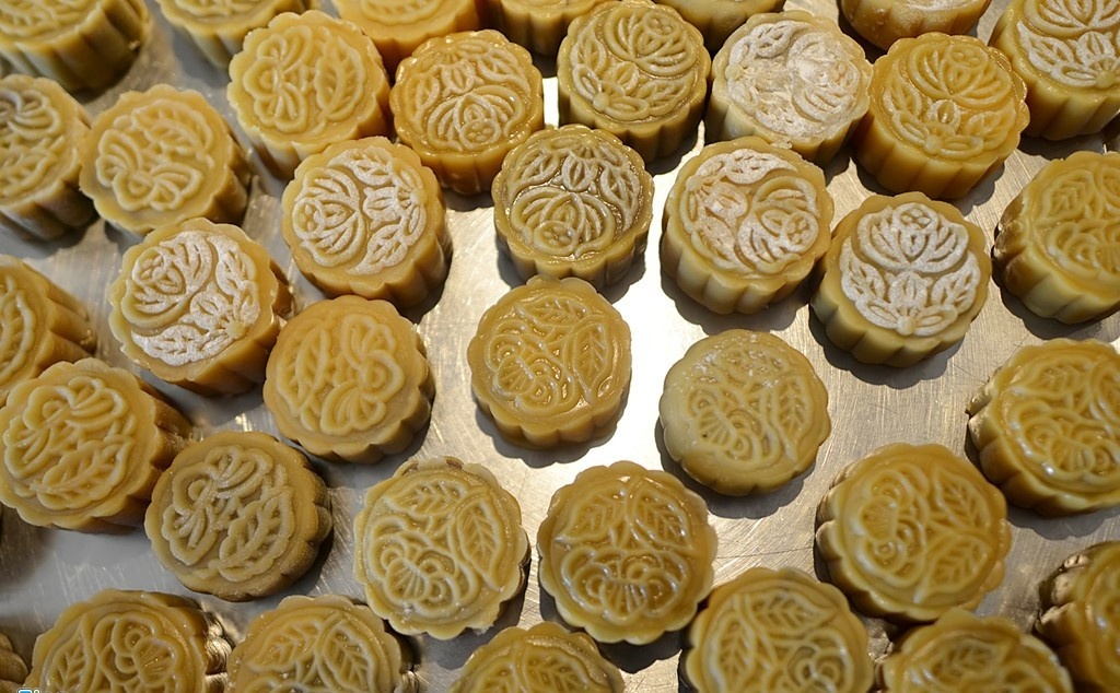 quan ca phe ban banh trung thu anh 1