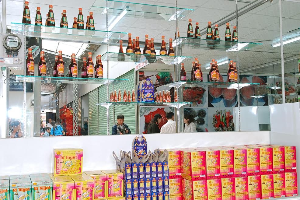 Siêu thị dọa trả nước mắm lại cho doanh nghiệp ảnh 2 Sieu thi doa tra nuoc mam lai cho doanh nghiep anh 2