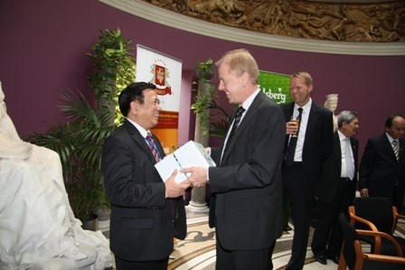 sếp Carlsberg dìm hàng bia Hà Nội ảnh 1 sep Carlsberg dim hang bia Ha Noi anh 1