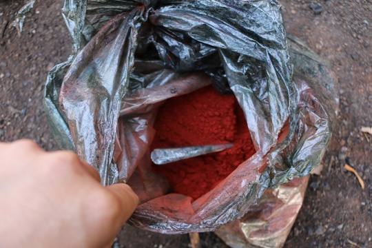 trộn phẩm màu vào tiêu lép biến thành tiêu xịn ảnh 3 tron pham mau vao tieu lep bien thanh tieu xin anh 3