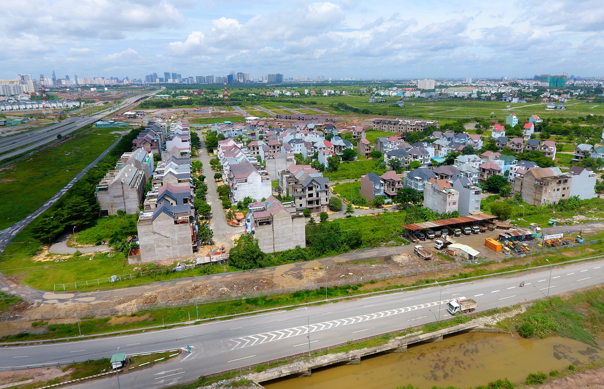 Gia dat nen tai Sai Gon sot ao,  tang gap doi anh 3