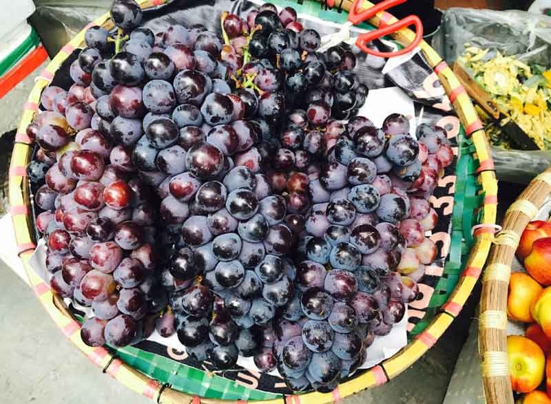 Nho Trung Quốc gắn mác nho Ninh Thuận bán tràn lan ảnh 1 Nho Trung Quoc gan mac nho Ninh Thuan ban tran lan anh 1