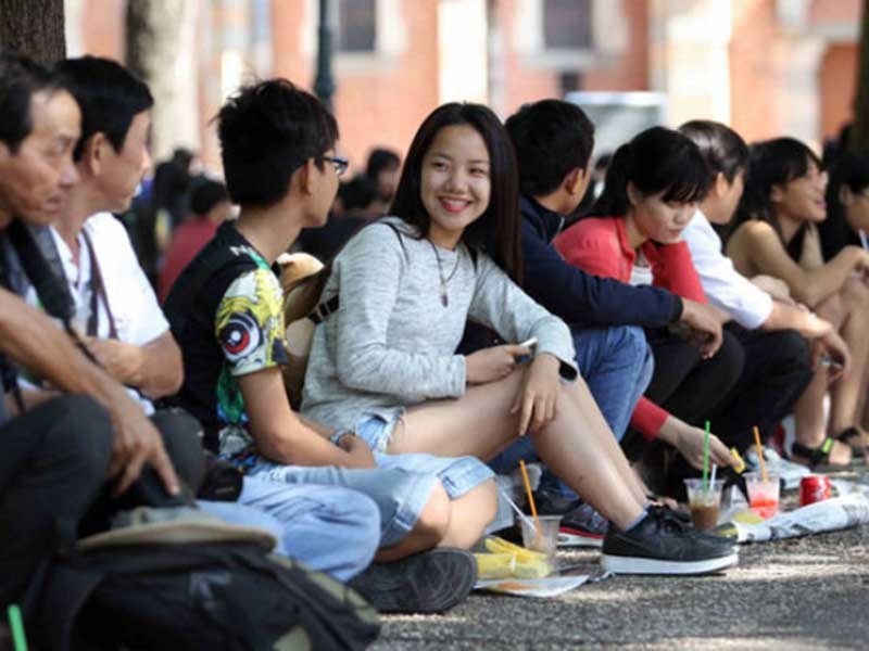 Uong ly ca phe 2.500 dong phai nop thue dac biet hinh anh