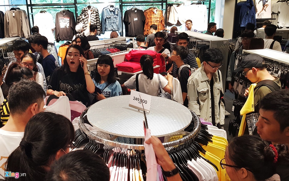 Vi sao Zara, H&M, Old Navy o at theo nhau vao Viet Nam? hinh anh