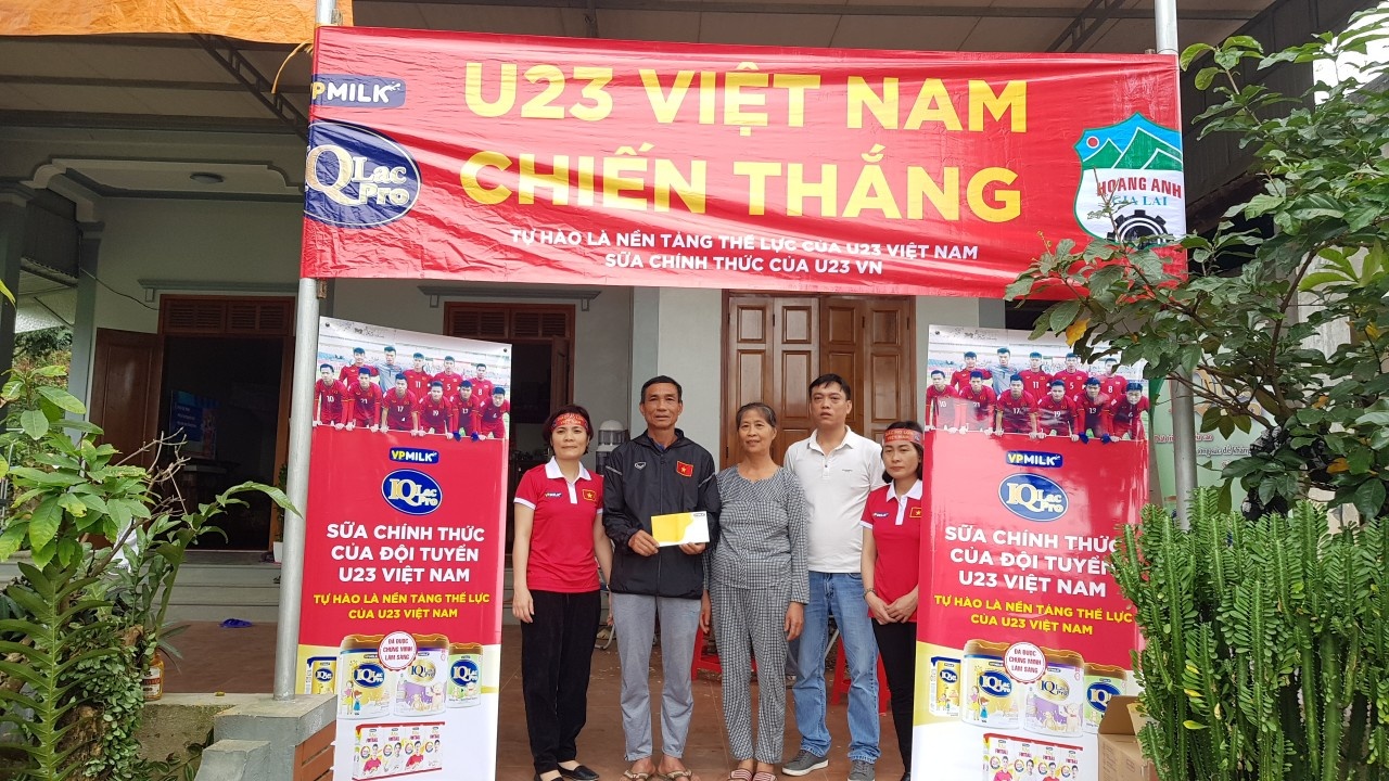 VPmilk xem bong da o nha cong phuong anh 3