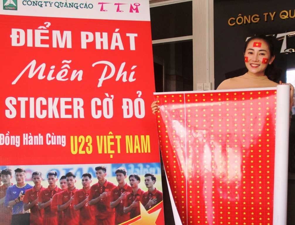 VPmilk xem bong da o nha cong phuong anh 19