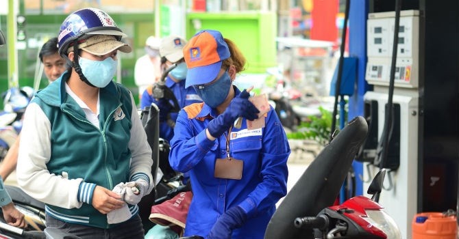 Xang dau 'moc tui' nguoi dan hon 3.300 ty hinh anh