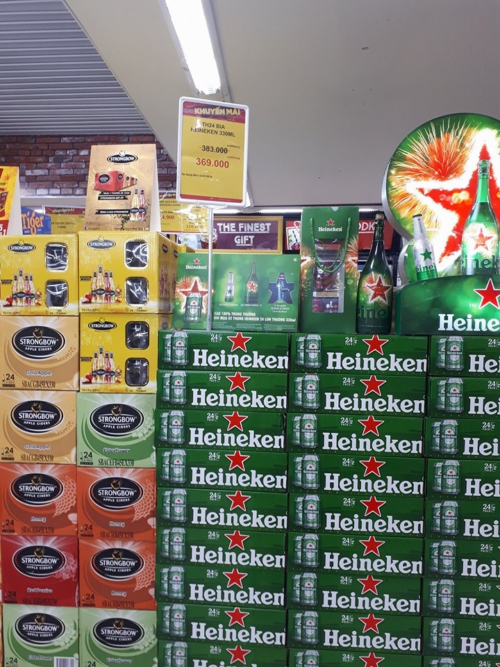 Sat Tet, Big C lai quy dinh khach chi mua 5 thung bia moi ngay hinh anh