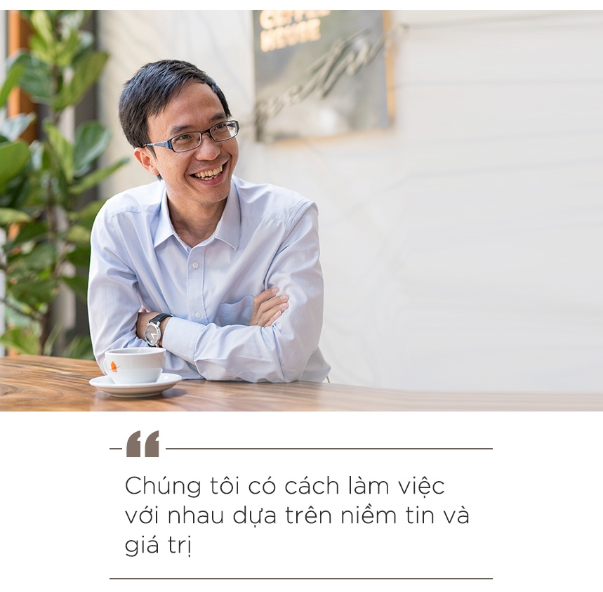 CEO Nguyen Hai Ninh di trong ca phe anh 2
