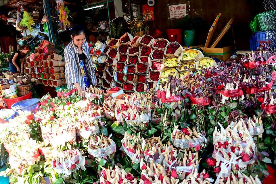 Doanh nghiệp giành thị trường hoa giá rẻ ảnh 3 Doanh nghiep gianh thi truong hoa gia re anh 3