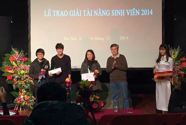 Hot boy Be Tran nhan giai phim ngan xuat sac nhat hinh anh