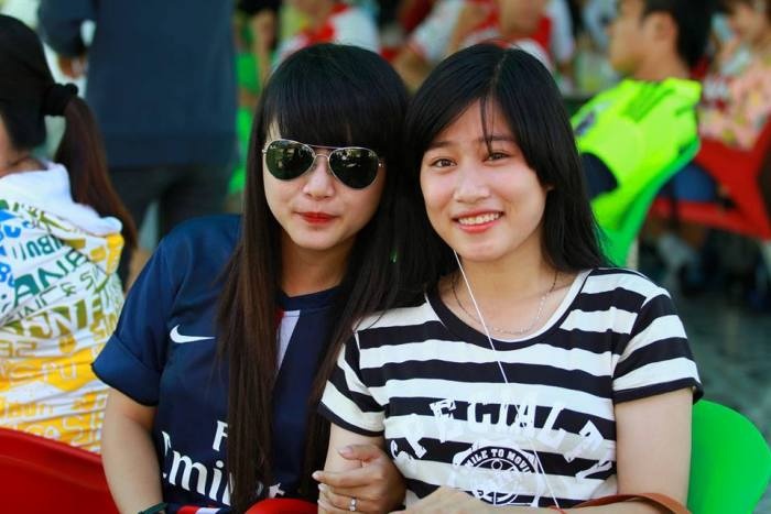 Nữ sinh này cũng xuất hiện khá nhiều trong các sự kiện thể thao của trường và địa phương.