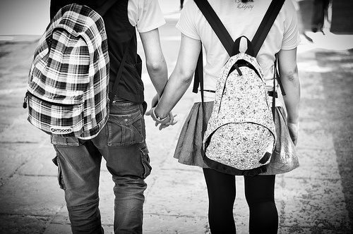 Tình yêu của Huyền bắt đầu từ xóm trọ trong những ngày đi học xa nhà. Ảnh minh họa (Nguồn: Internet).