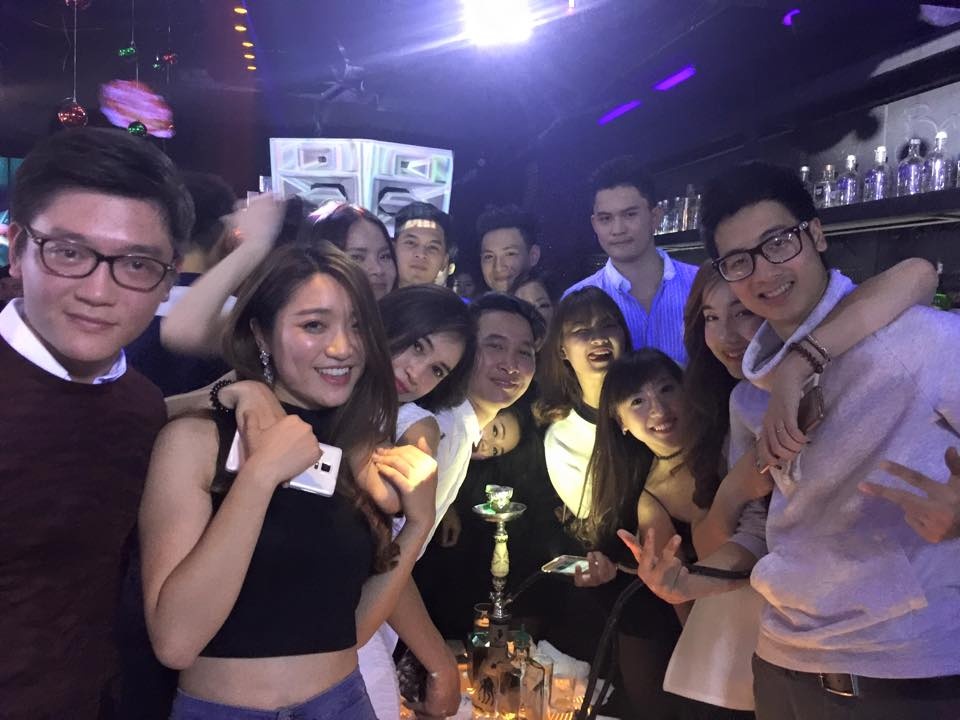 Hot girl Viet di dau, lam gi trong dem don nam moi 2015? hinh anh