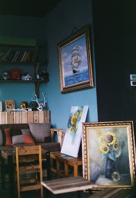 Một góc không gian tranh của Limmax.