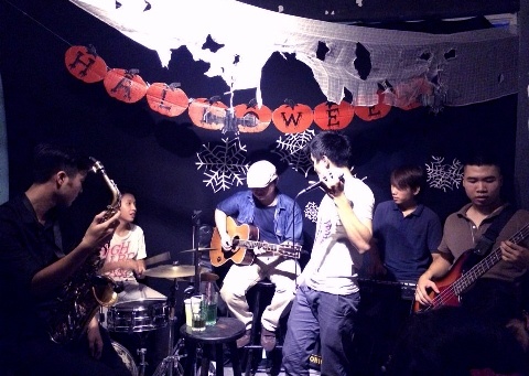 Những buổi biểu diễn âm nhạc của Limmax.