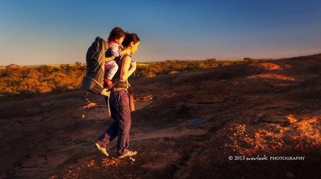 Khoac... con gai len va di chup anh hinh anh